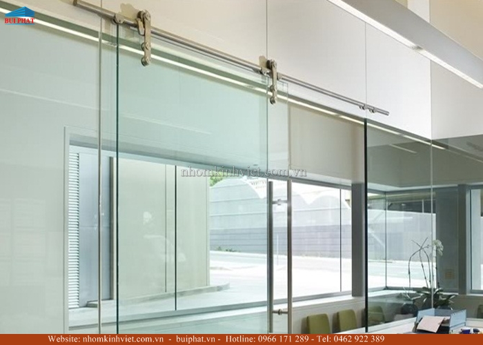 Cửa lùa ray inox kính cường lực Cửa lùa ray inox kính cường lực